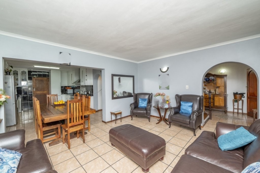 5 Bedroom Property for Sale in Sarepta Western Cape